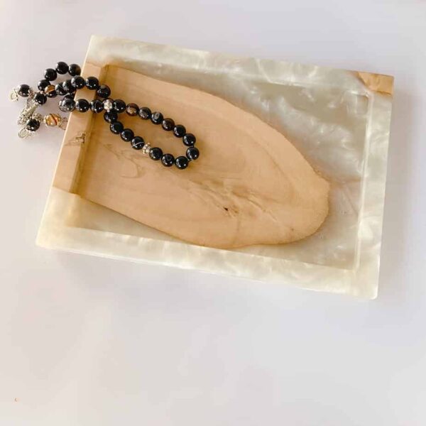 White resin and wood tray resin products
