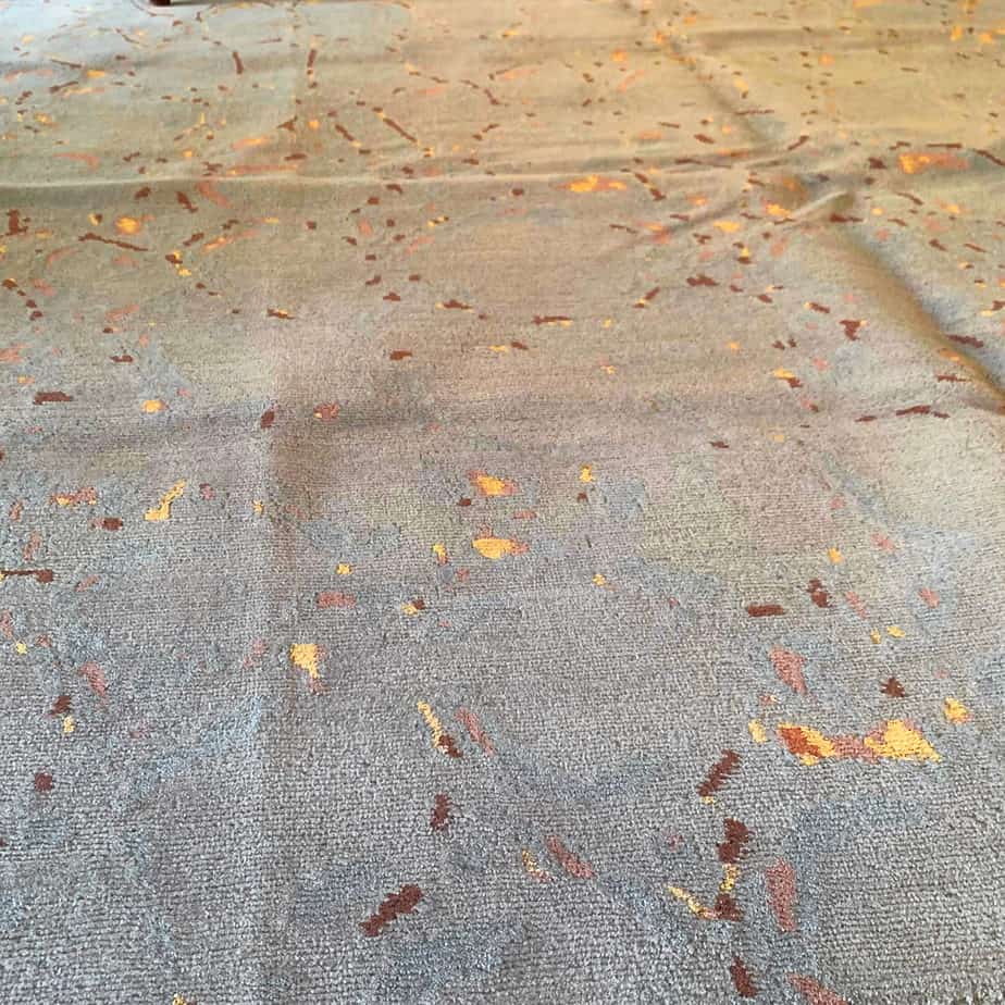 Grey wool and silk mix rug from Nepal