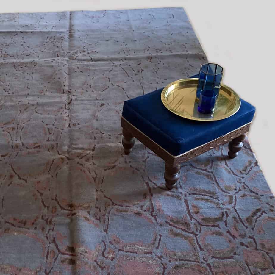 Grey wool and silk mix rug from Nepal