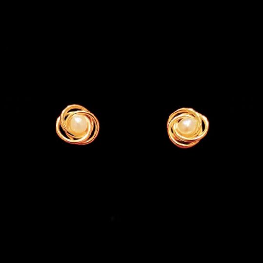 Pearl and Gold Earrings, the pearl is from Bahrain, the shape is in a rose pattern