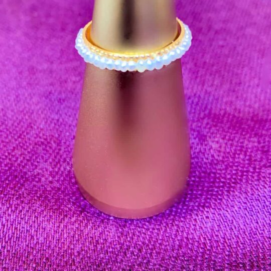 Modern Pearl Ring with a single row of pearls