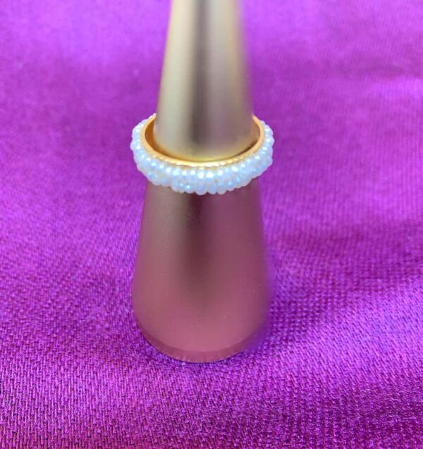 Gold ring with two rows of pearls, the pearls are from Bahrain.