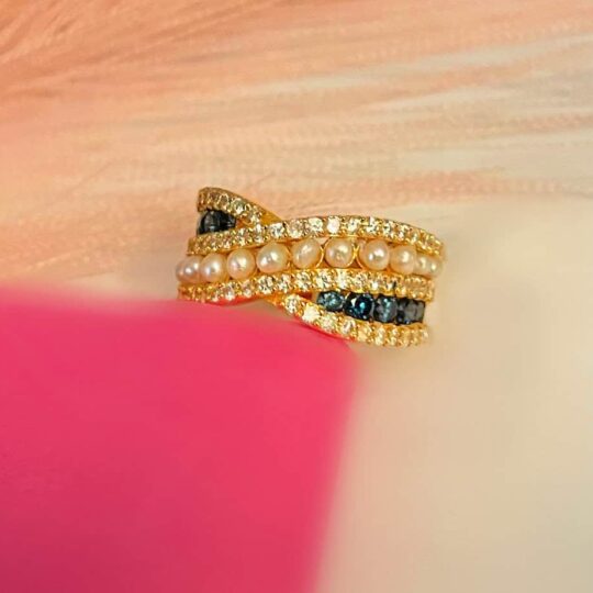 ring with natural pearls, diamonds and sapphires