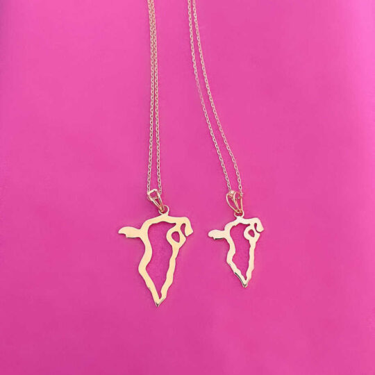 Gold pendant with map of Bahrain