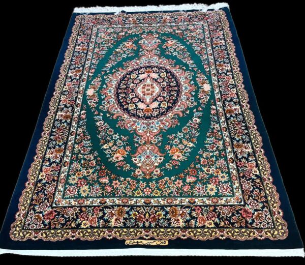 Isfahan Persian rug made by hand this is a vintage rug with deep green shades