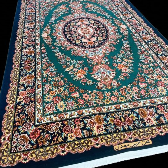 Green Persian Rug from Isfahan - Stunning antique Persian rug