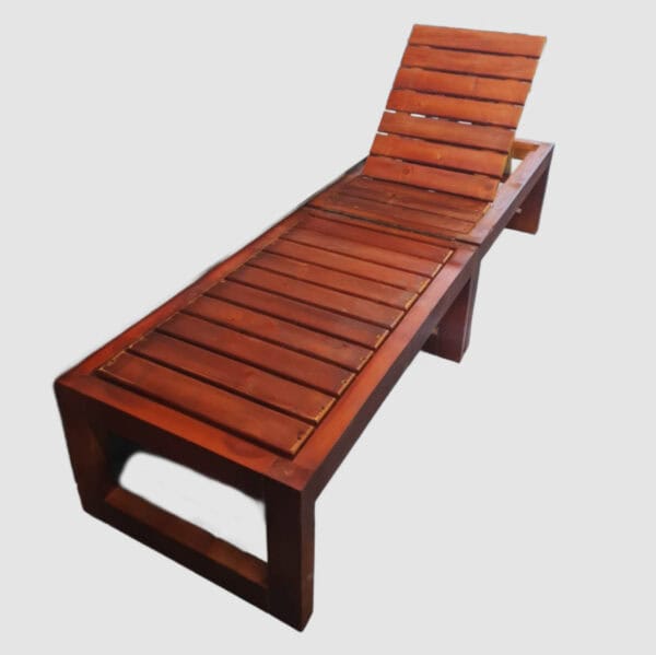 A sun lounger that becomes an Arabic Bench