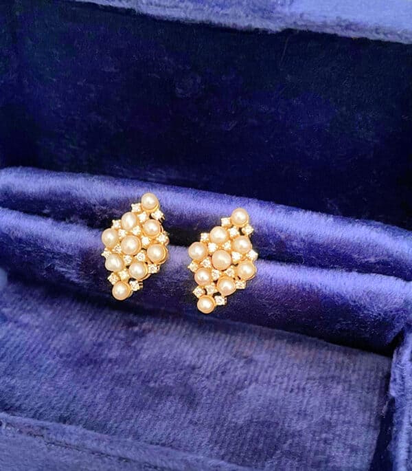 Bahraini pearls and diamond earrings on 18K Gold