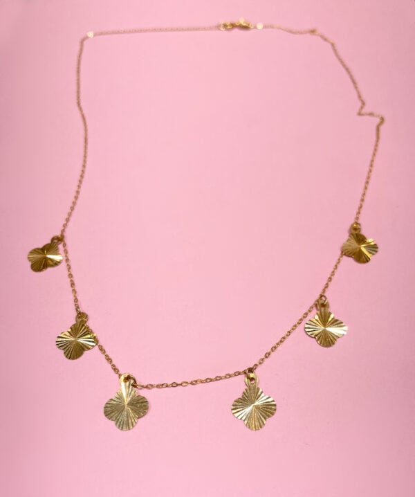 gold pendant clover necklace