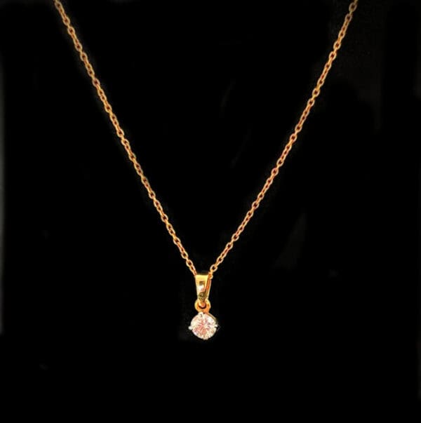 Diamond pendant necklace