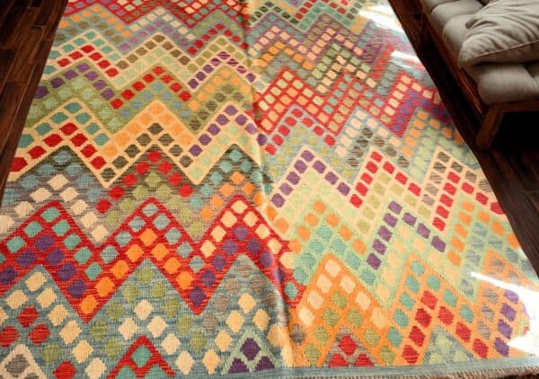 Handmade Rug using the traditional kilim, large size.